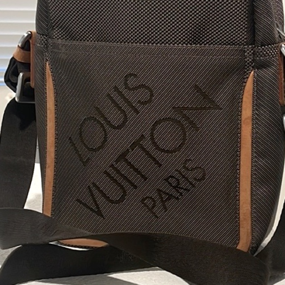 UNISEX Vintage LOUIS VUITTON TERRE DAMIER GEANT CITADIN MESSENGER BAG 🔥